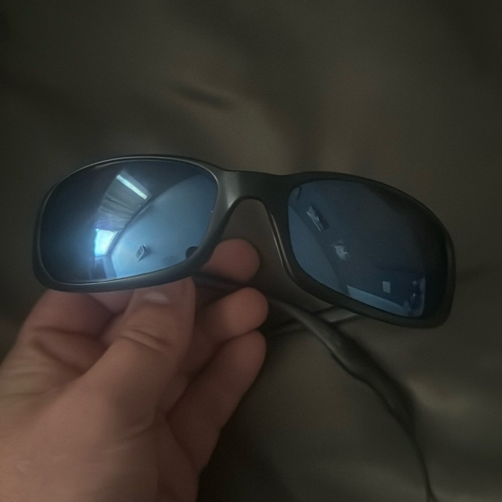 Worn a few times, no scratches. Great glasses!
